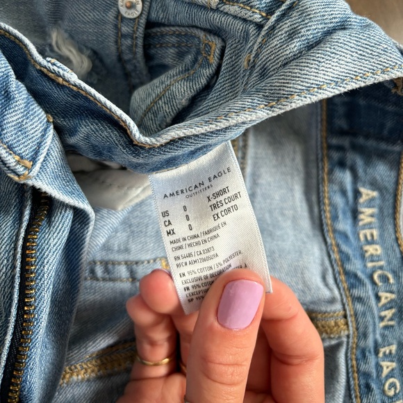 AMERICAN EAGLE MOM JEANS - Picture 5 of 7